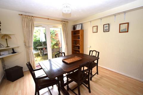 2 Beechlands Road, Medstead, Alton, GU34 5EQ