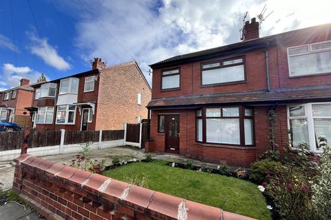 3 bedroom house to rent, Mossley Road, Ashton-Under-Lyne OL6