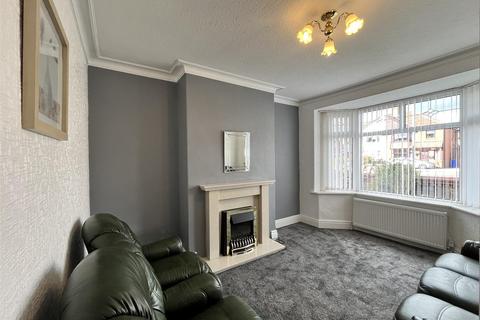 3 bedroom house to rent, Mossley Road, Ashton-Under-Lyne OL6