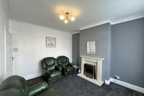 3 bedroom house to rent, Mossley Road, Ashton-Under-Lyne OL6