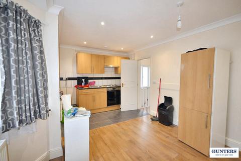 2 bedroom maisonette to rent, Reeves Avenue, Kingsbury, London, NW9 8LN