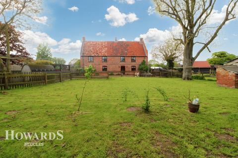 3 bedroom country house for sale, Low Road, Thurlton