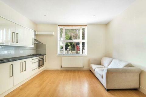 2 bedroom apartment to rent, High Street, London, N8