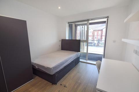 3 bedroom apartment for sale, London Road , Newcastle-Under-Lyme ST5