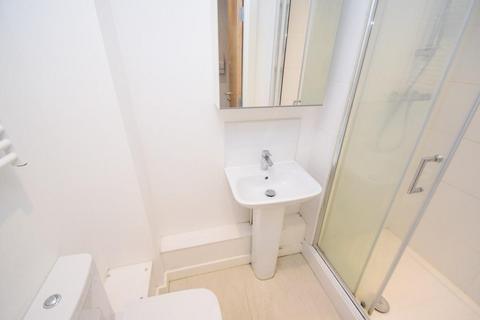 3 bedroom apartment for sale, London Road , Newcastle-Under-Lyme ST5