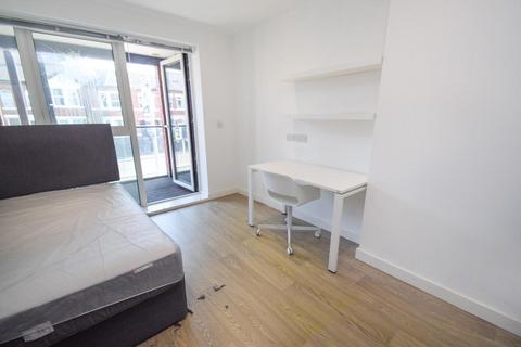 3 bedroom apartment for sale, London Road , Newcastle-Under-Lyme ST5