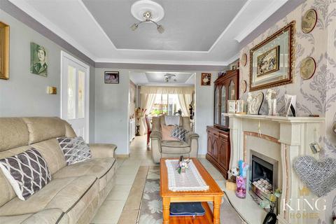 3 bedroom semi-detached house for sale, St. Martins Avenue, Studley