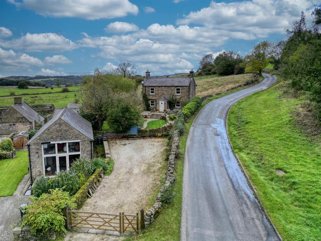 Cottage and driveway.jpg