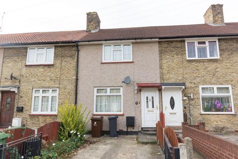 2 bedroom terraced house to rent, Henshawe Road, Essex RM8