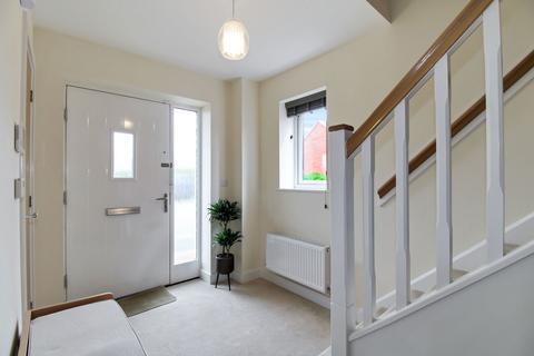 5 Arable Place, Bishops Cleeve, Cheltenham, GL52 8PT
