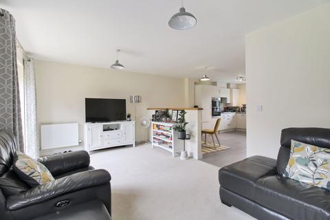 5 Arable Place, Bishops Cleeve, Cheltenham, GL52 8PT