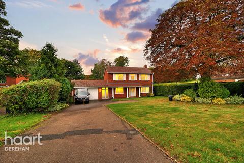 4 bedroom detached house for sale, Quebec Road, Dereham