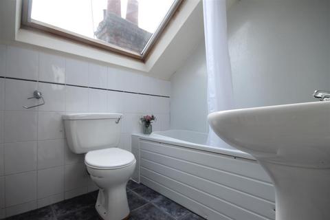 6 bedroom maisonette to rent, Forsyth Road, Jesmond