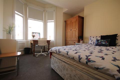 6 bedroom maisonette to rent, Forsyth Road, Jesmond