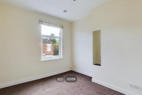 2 bedroom terraced house to rent, Wainfleet Avenue, Cottingham, HU16