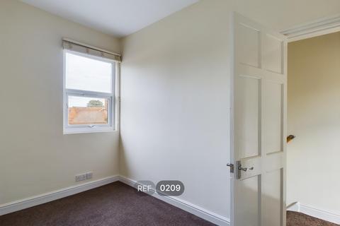 2 bedroom terraced house to rent, Wainfleet Avenue, Cottingham, HU16