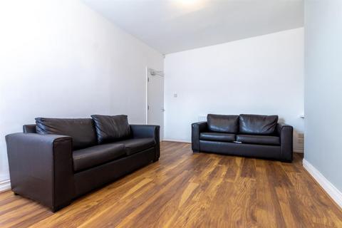 5 bedroom maisonette to rent, Dinsdale Road, Sandyford, Newcastle Upon Tyne