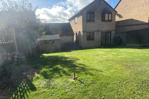 3 bedroom detached house to rent, Pinners Way, Bury St. Edmunds IP33