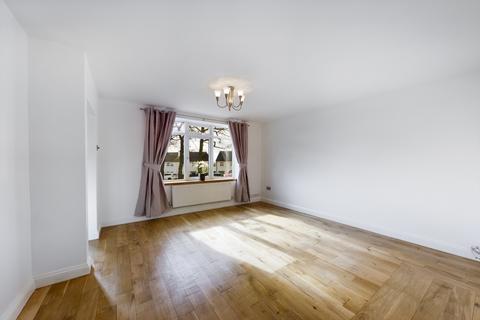 4 bedroom terraced house to rent, Wigton Way, Romford RM3