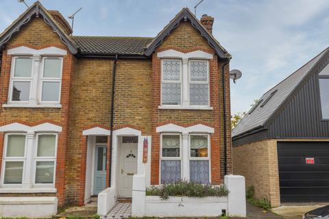 4 bedroom end of terrace house for sale, Warwick Road, Whitstable, CT5