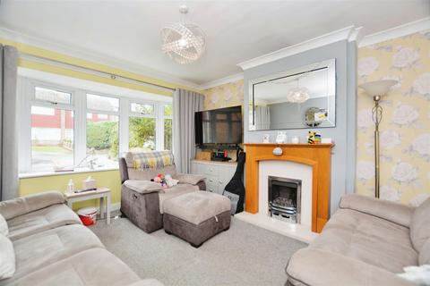 3 bedroom semi-detached house for sale, Bennett Drive, Winterton