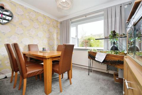 3 bedroom semi-detached house for sale, Bennett Drive, Winterton