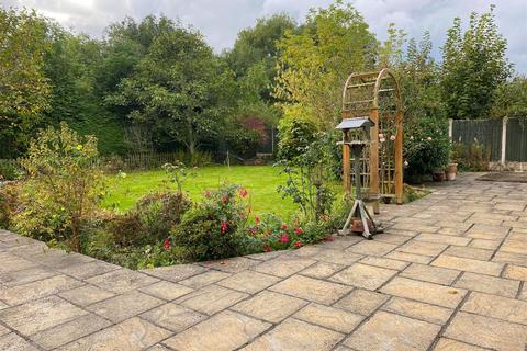 10 High Mount, Donnington, Telford, TF2 7NL