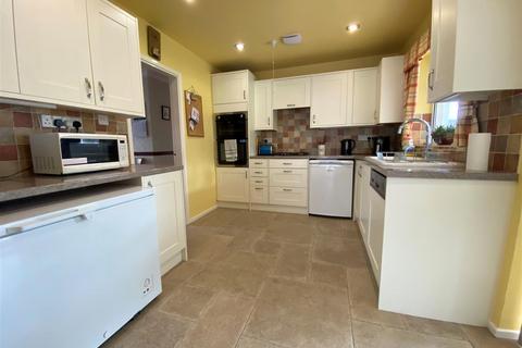 10 High Mount, Donnington, Telford, TF2 7NL