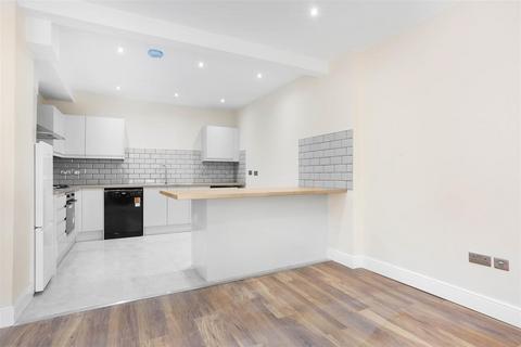 2 bedroom apartment to rent, Westmead Road, Sutton SM1