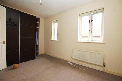 2 bedroom terraced house to rent, Merino Close, Wanstead, E11