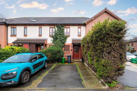 2 bedroom terraced house to rent, Merino Close, Wanstead, E11