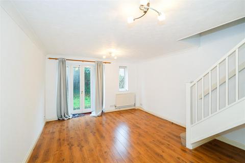 2 bedroom terraced house to rent, Merino Close, Wanstead, E11