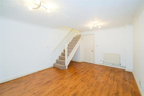 2 bedroom terraced house to rent, Merino Close, Wanstead, E11