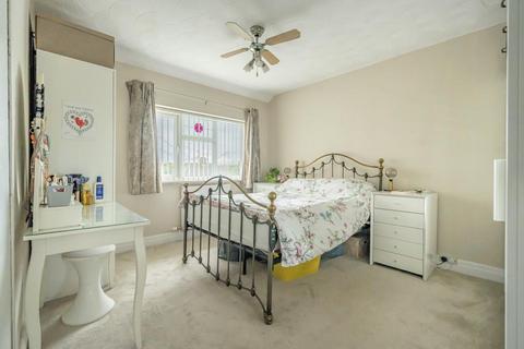 3 bedroom maisonette for sale, High Wycombe,  Buckinghamshire,  HP12