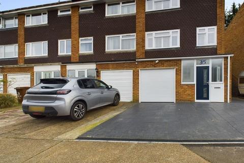 35 Kemp Close, Chatham, ME5 9SP