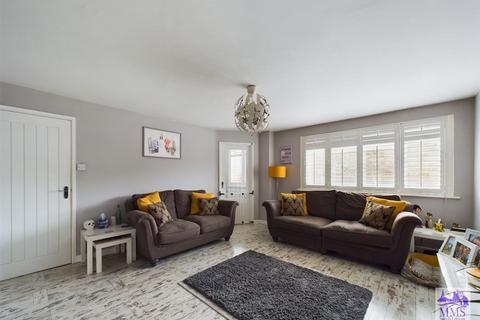 35 Kemp Close, Chatham, ME5 9SP