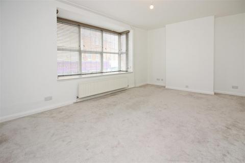 2 bedroom maisonette to rent, Station Road, Westgate-on-Sea