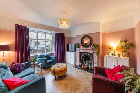 15 Burswell Avenue, Hexham, NE46 3JL