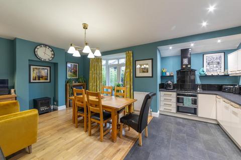 15 Burswell Avenue, Hexham, NE46 3JL