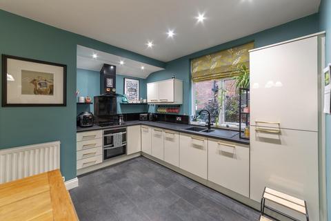 15 Burswell Avenue, Hexham, NE46 3JL