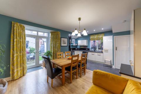 15 Burswell Avenue, Hexham, NE46 3JL