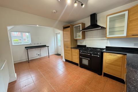 3 bedroom semi-detached house to rent, Oliver Road, Stoke-on-Trent, ST4