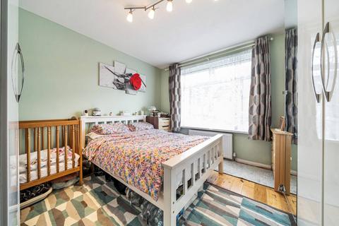 Flat A, 65 Robin Hood Way, Greenford, UB6 7QW