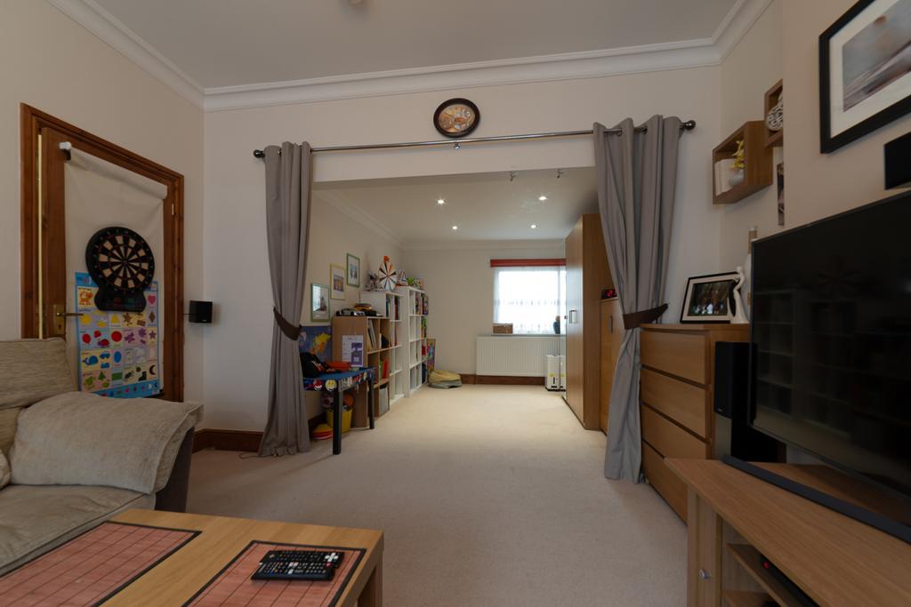 Hunter Road, Thornton Heath, CR7 3 bed terraced house for sale £450,000