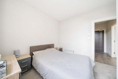 1 bedroom flat for sale, Dawsons Square, Pudsey, West Yorkshire, UK, LS28