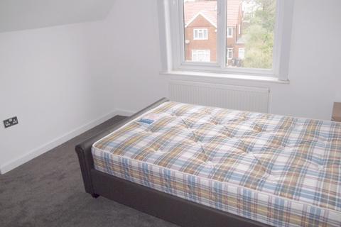 4 bedroom flat to rent, Christchurch Road, Reading RG2