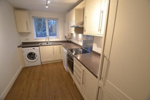 2 bedroom flat to rent, Home Farm Avenue, Macclesfield SK10