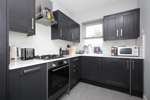 2 bedroom flat for sale, Florence Road, Finsbury Park