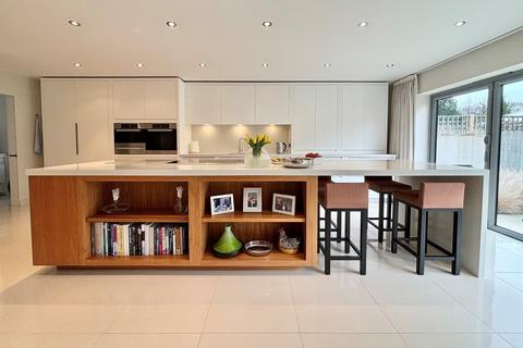 15 Limewood Close, Beckenham, BR3 3XW