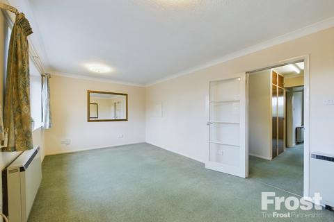 2 bedroom apartment for sale, Cumberland Road, Ashford, Surrey, TW15